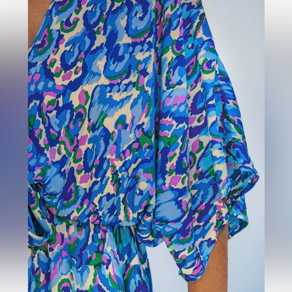 NWT Patterned Women's Romper - Picture 5 of 5